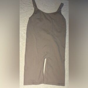 ANWND Women’s Beige Ribbed Romper Bodysuit